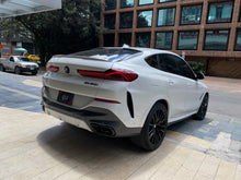 Cargar imagen en el visor de la galería, BMW X6 M50I Blindada Modelo 2023
