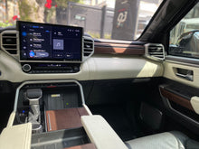 Cargar imagen en el visor de la galería, Toyota Sequoia Capstone Hibrida Blindada Modelo 2024
