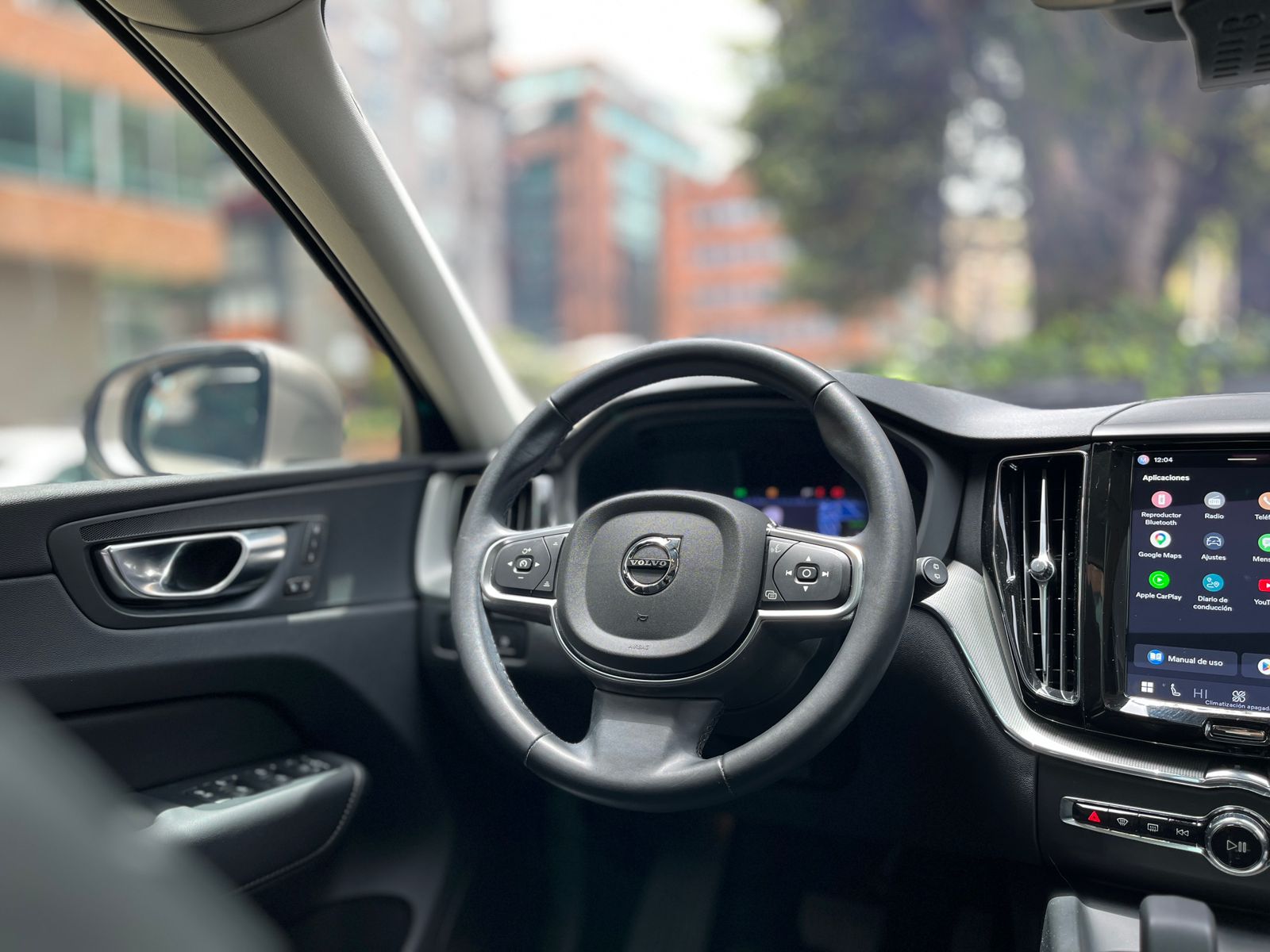 Volvo XC60 T8 Recharge Modelo 2025 - Autos 93