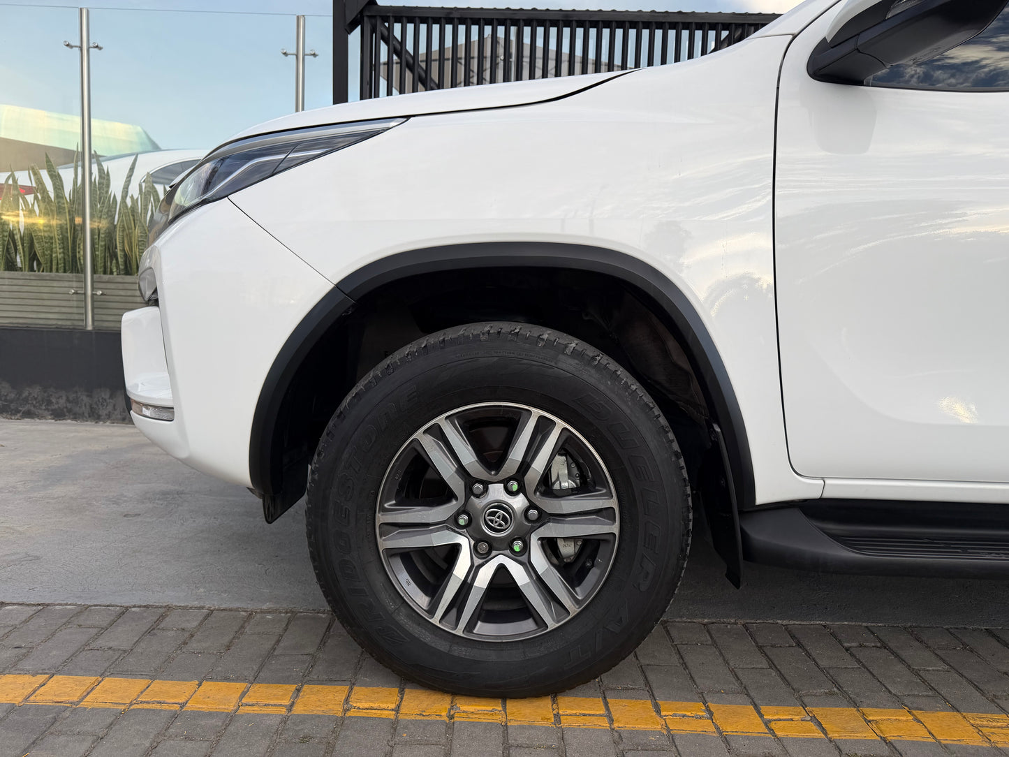 Toyota Fortuner SR Diésel 4X2 Modelo 2023
