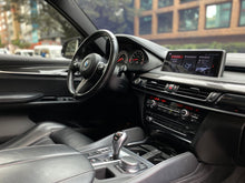 Cargar imagen en el visor de la galería, BMW X6 M Modelo 2018
