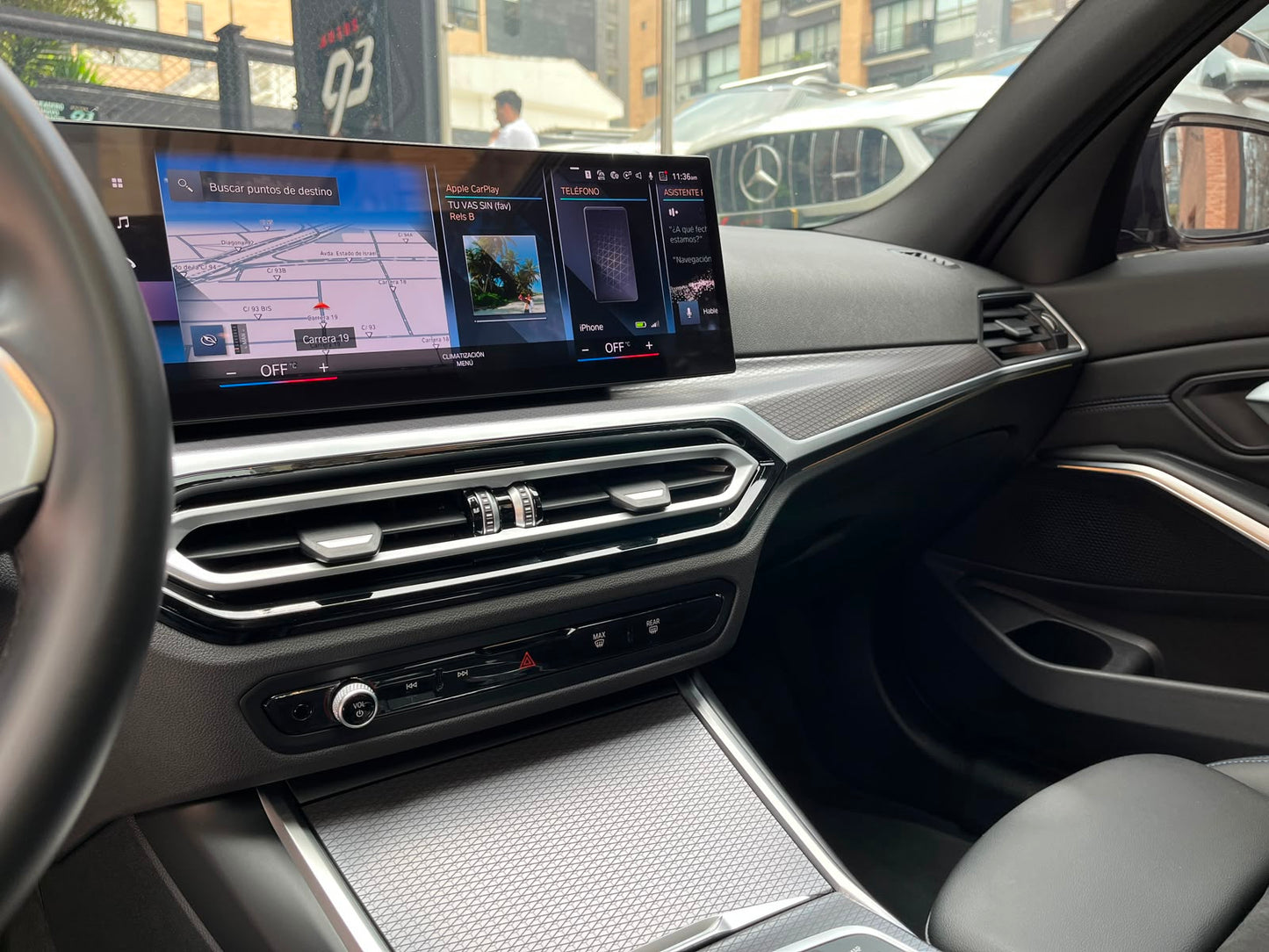 BMW 330e Modelo 2024