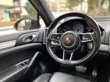 Cargar imagen en el visor de la galería, Porsche Cayenne S Modelo 2017
