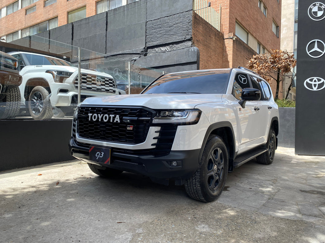 Toyota Land Cruiser 300 GR Sport Modelo 2024