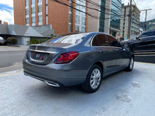 Cargar imagen en el visor de la galería, Mercedes-Benz C200 Modelo 2019
