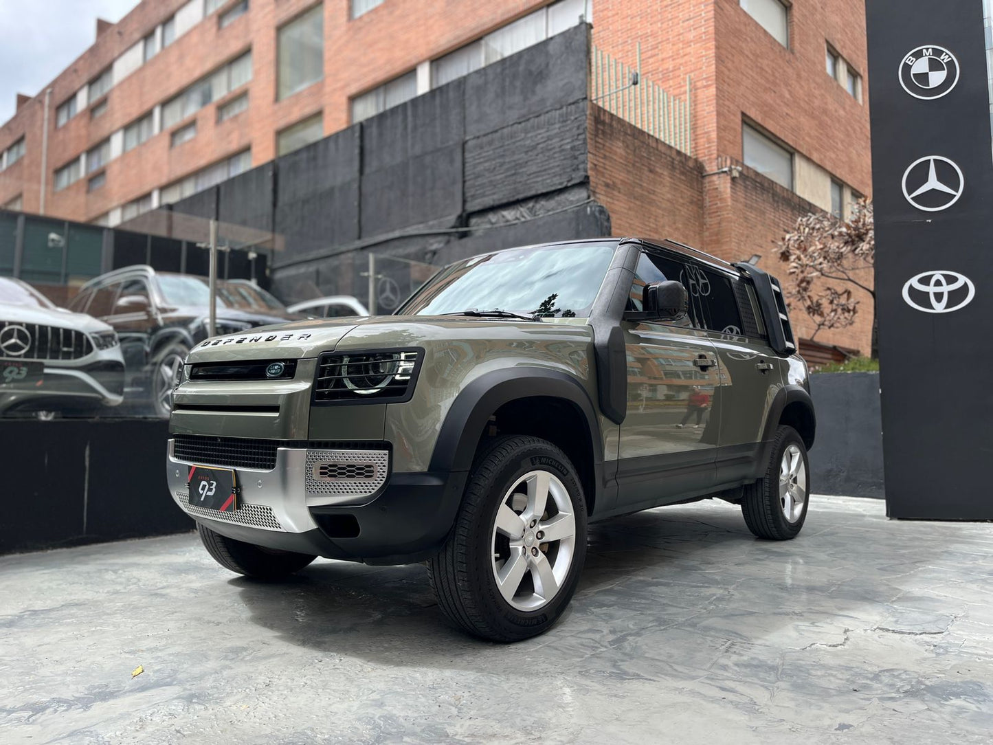 Land Rover Defender First Edition Modelo 2021