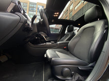 Cargar imagen en el visor de la galería, Mercedes-Benz A200 Hatchback Modelo 2020
