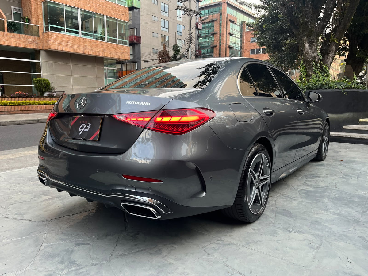 Mercedes-Benz C200 2025