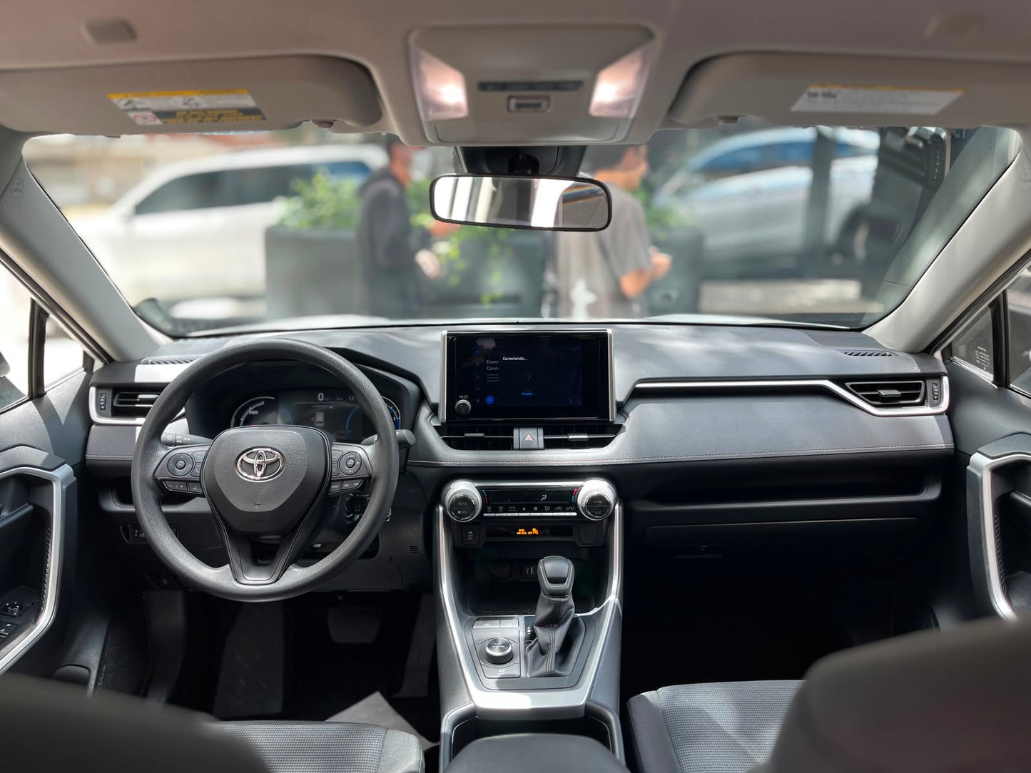 Toyota RAV4 LE Hybrid Modelo 2024