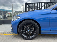 Cargar imagen en el visor de la galería, BMW 120I Modelo 2019
