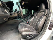 Cargar imagen en el visor de la galería, BMW M3 Sedán Modelo 2015
