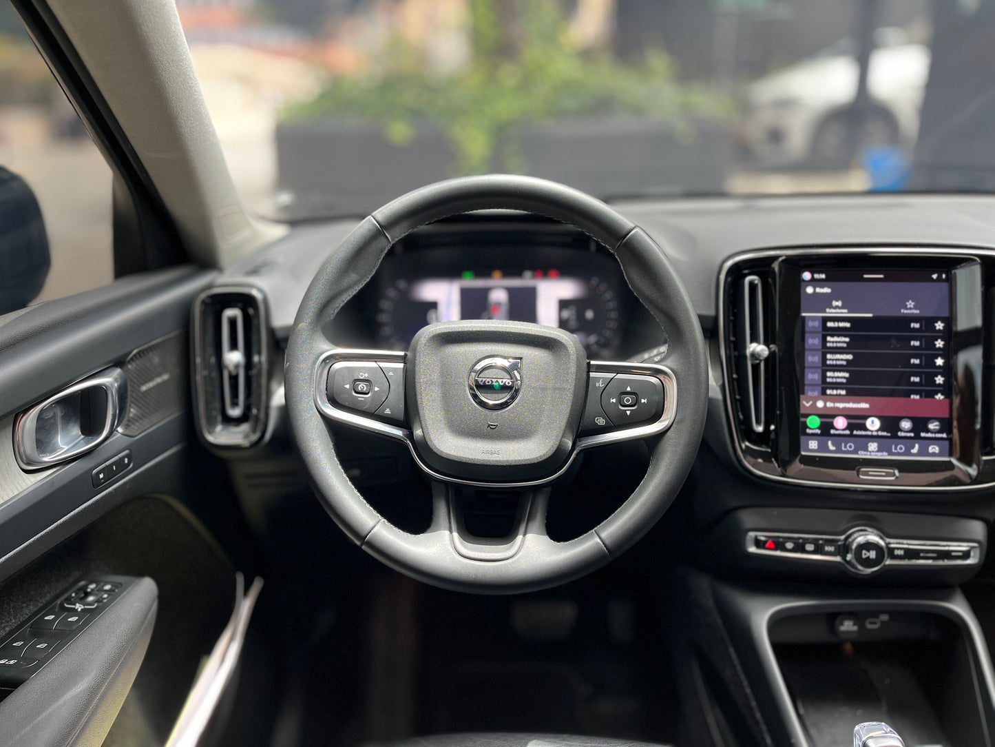 Volvo XC40 B5 AWD Hybrid Modelo 2023