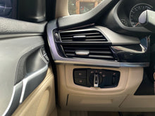 Cargar imagen en el visor de la galería, BMW X5 xDrive50I Modelo 2017
