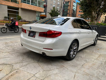 Cargar imagen en el visor de la galería, BMW 520I Modelo 2019
