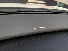 Cargar imagen en el visor de la galería, Volvo EX30 Recharge Plus Modelo 2024
