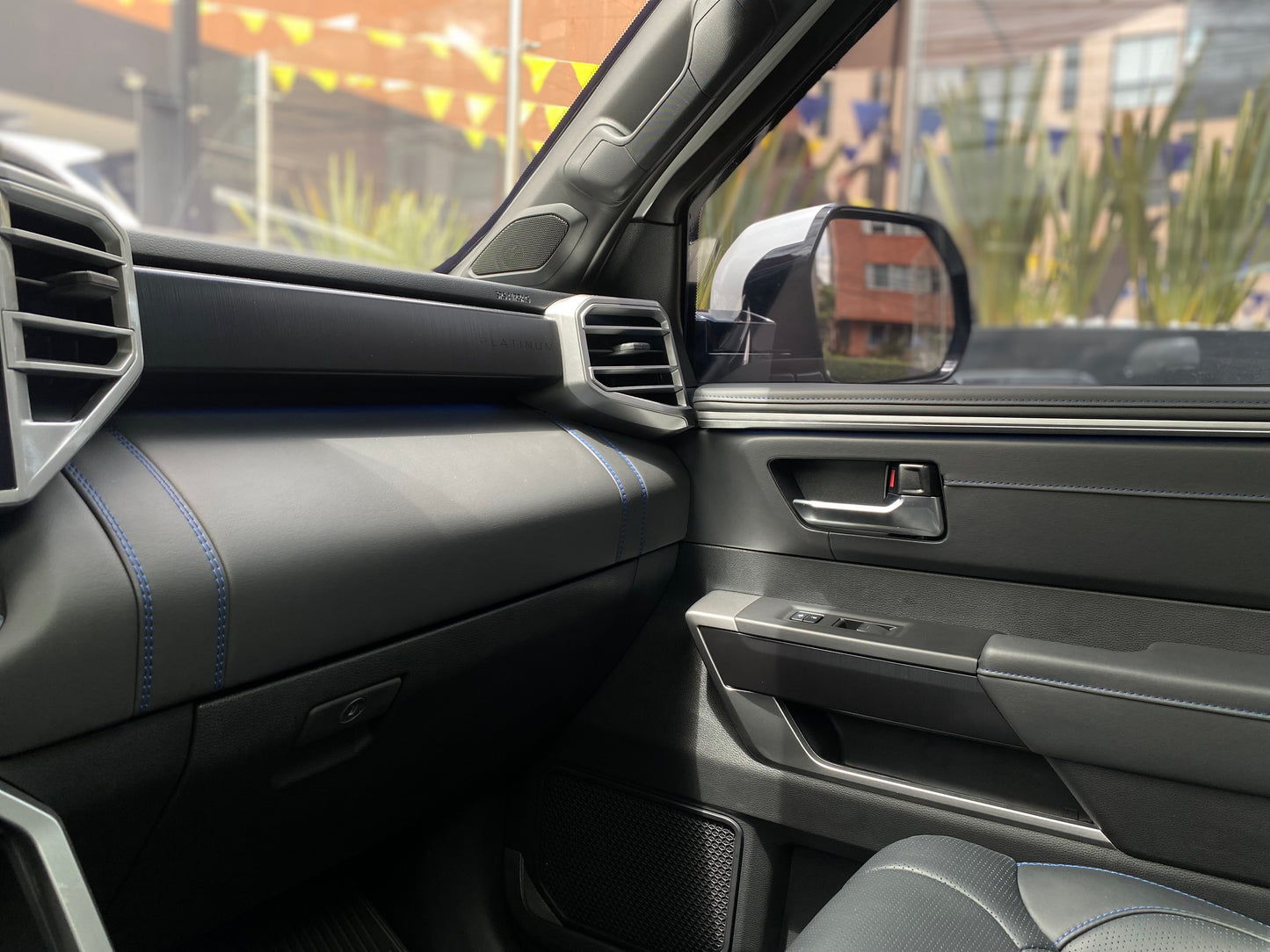 Toyota Sequoia Platinum Hibrida Modelo 2026 (IMPORTACIÓN) - Autos 93