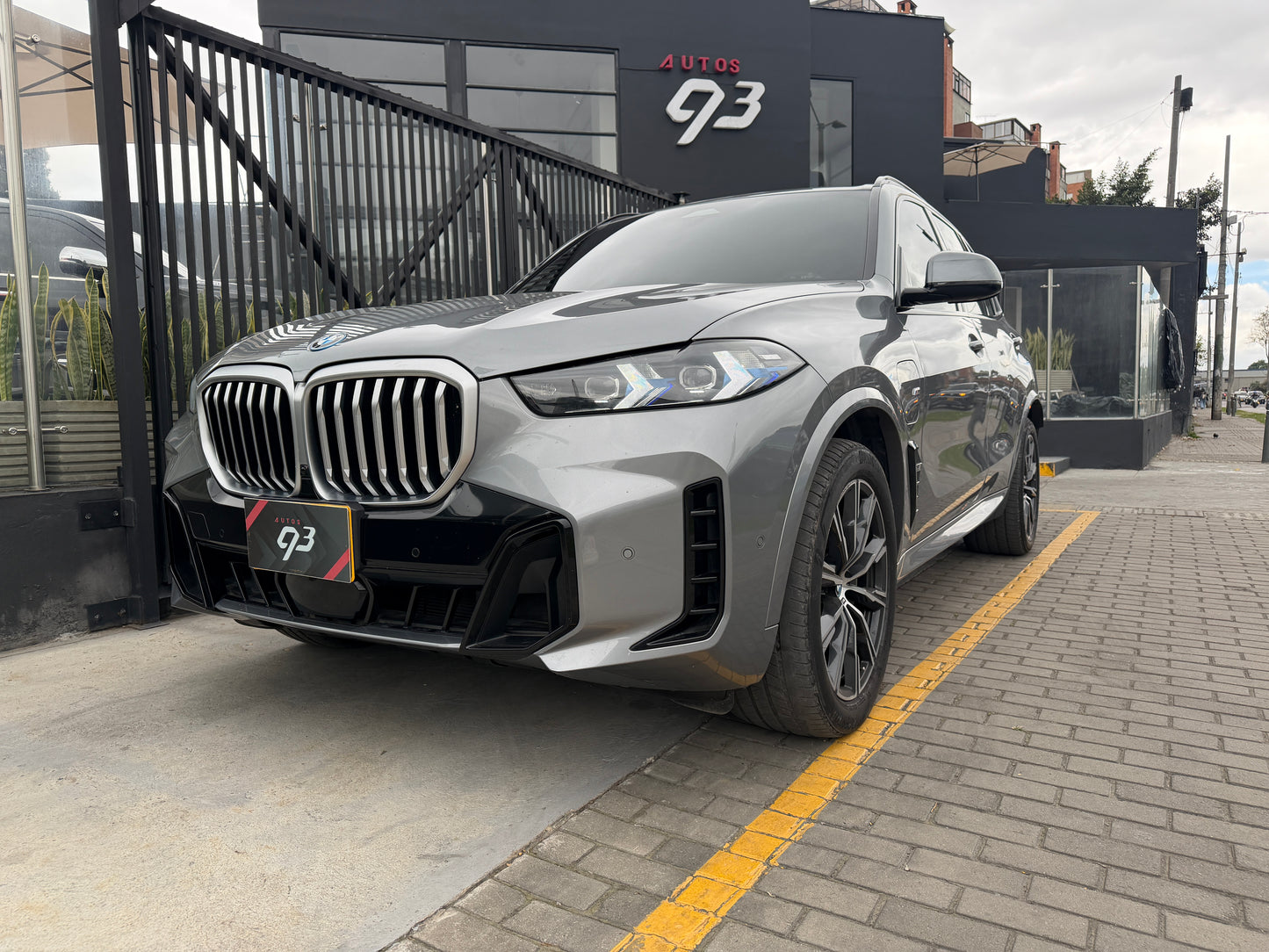 BMW X5 xDrive50e Modelo 2024 - Autos 93