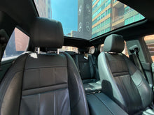 Cargar imagen en el visor de la galería, Land Rover Range Rover Evoque P250S Modelo 2020
