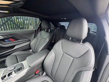 Cargar imagen en el visor de la galería, BMW M240i Modelo 2026
