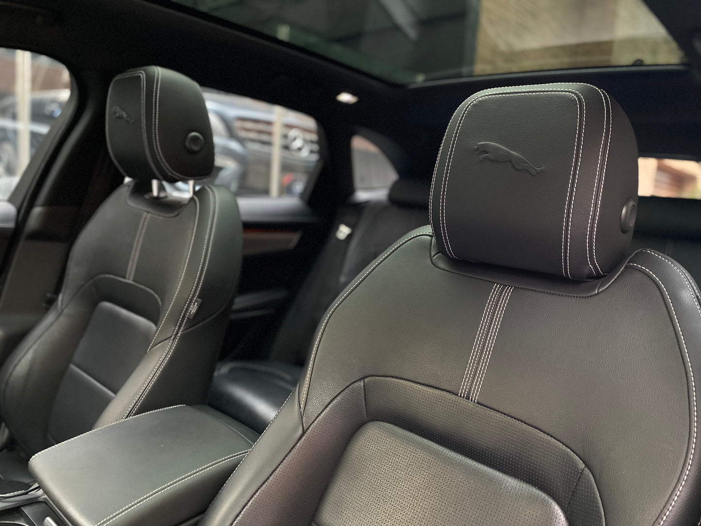 Jaguar F Pace P400 Hibrida Modelo 2022 - Autos 93