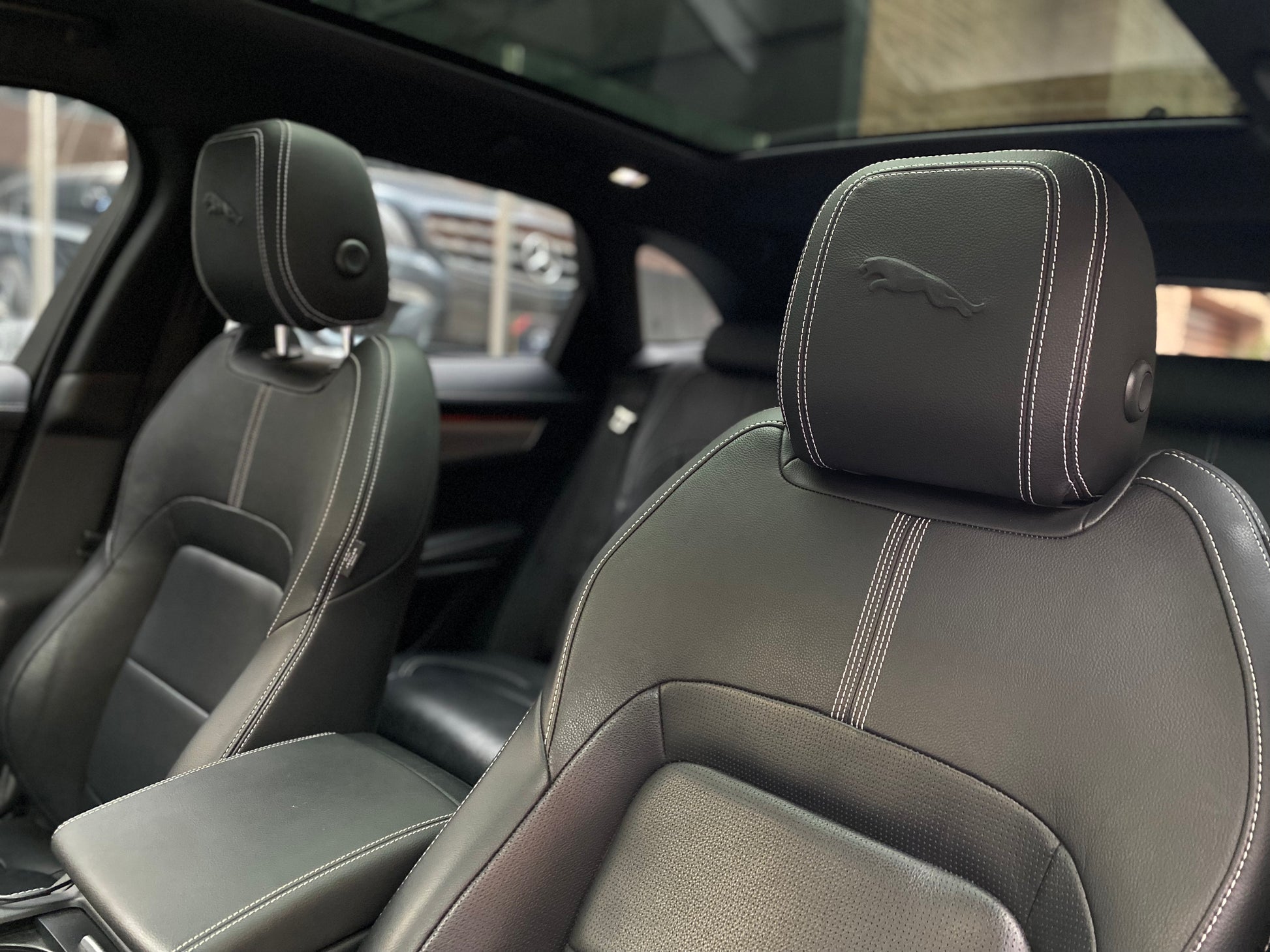 Jaguar F Pace P400 Hibrida Modelo 2022 - Autos 93
