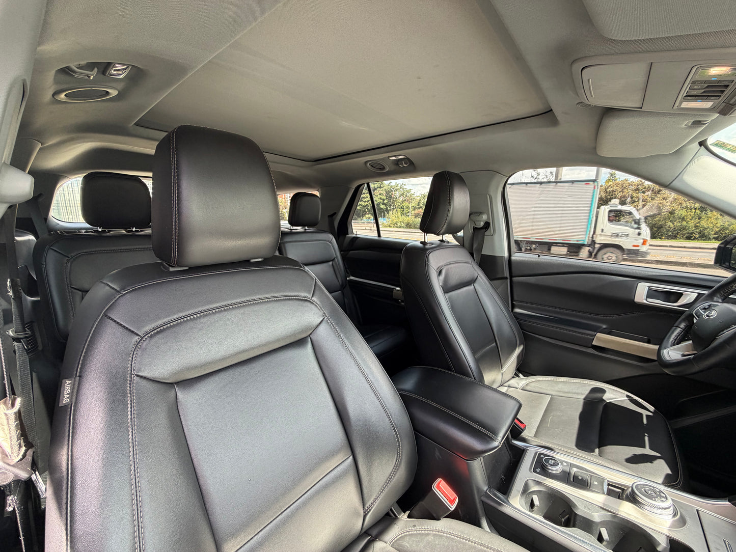 Ford Explorer XLT Modelo 2022 - Autos 93