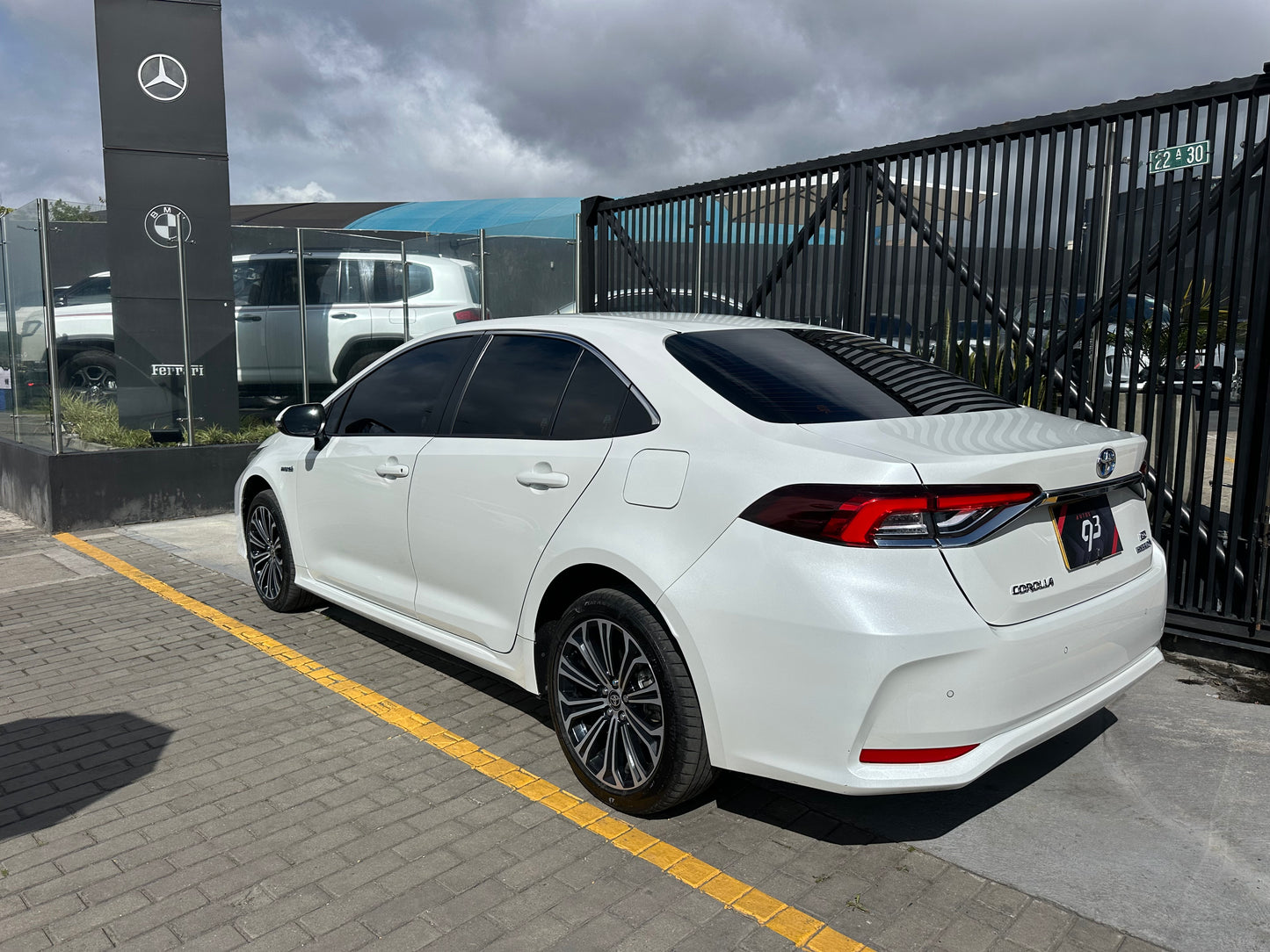 TOYOTA COROLLA HYBRID 1.8 (2023)