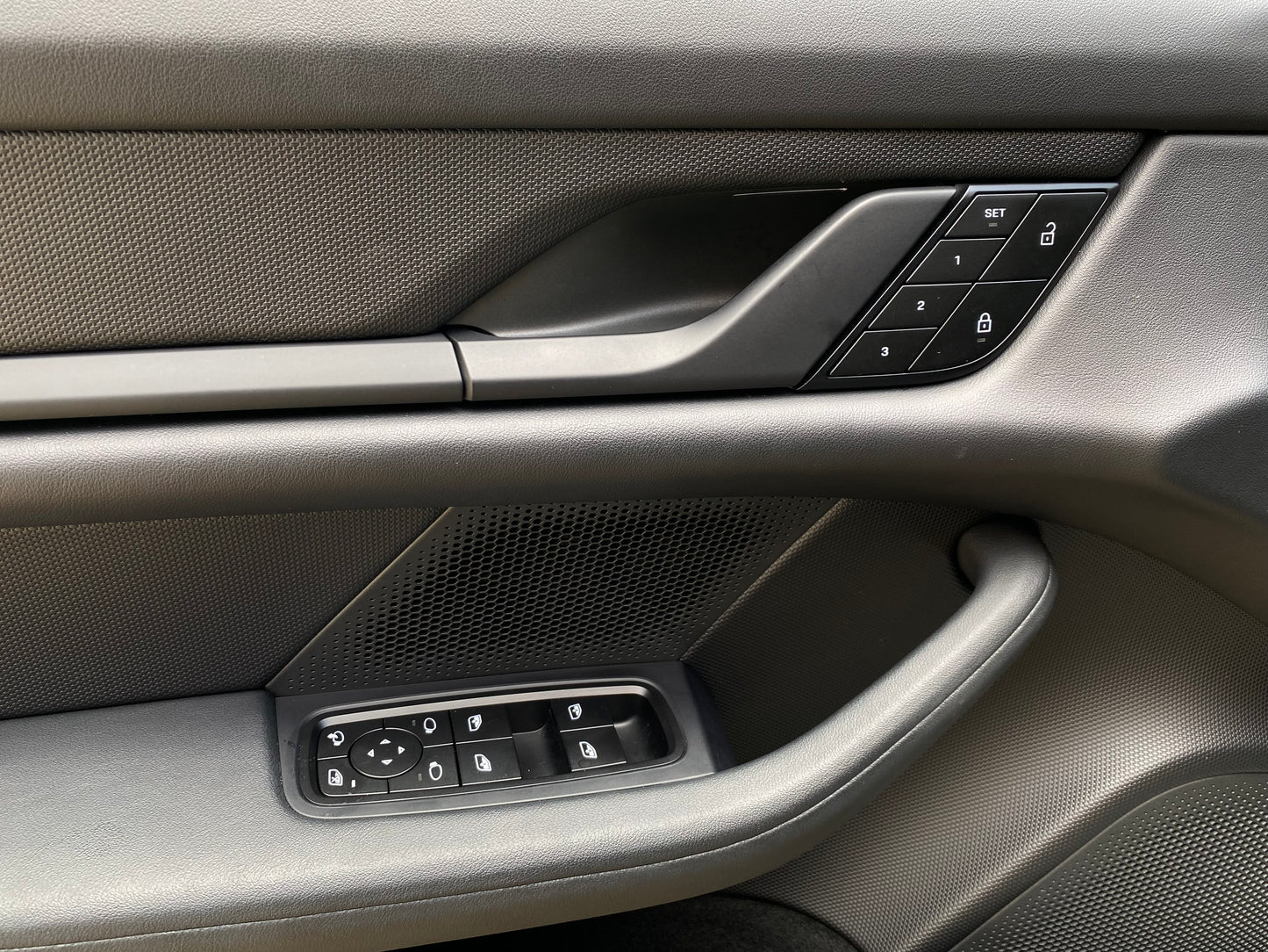 Porsche Taycan Modelo 2022 - Autos 93