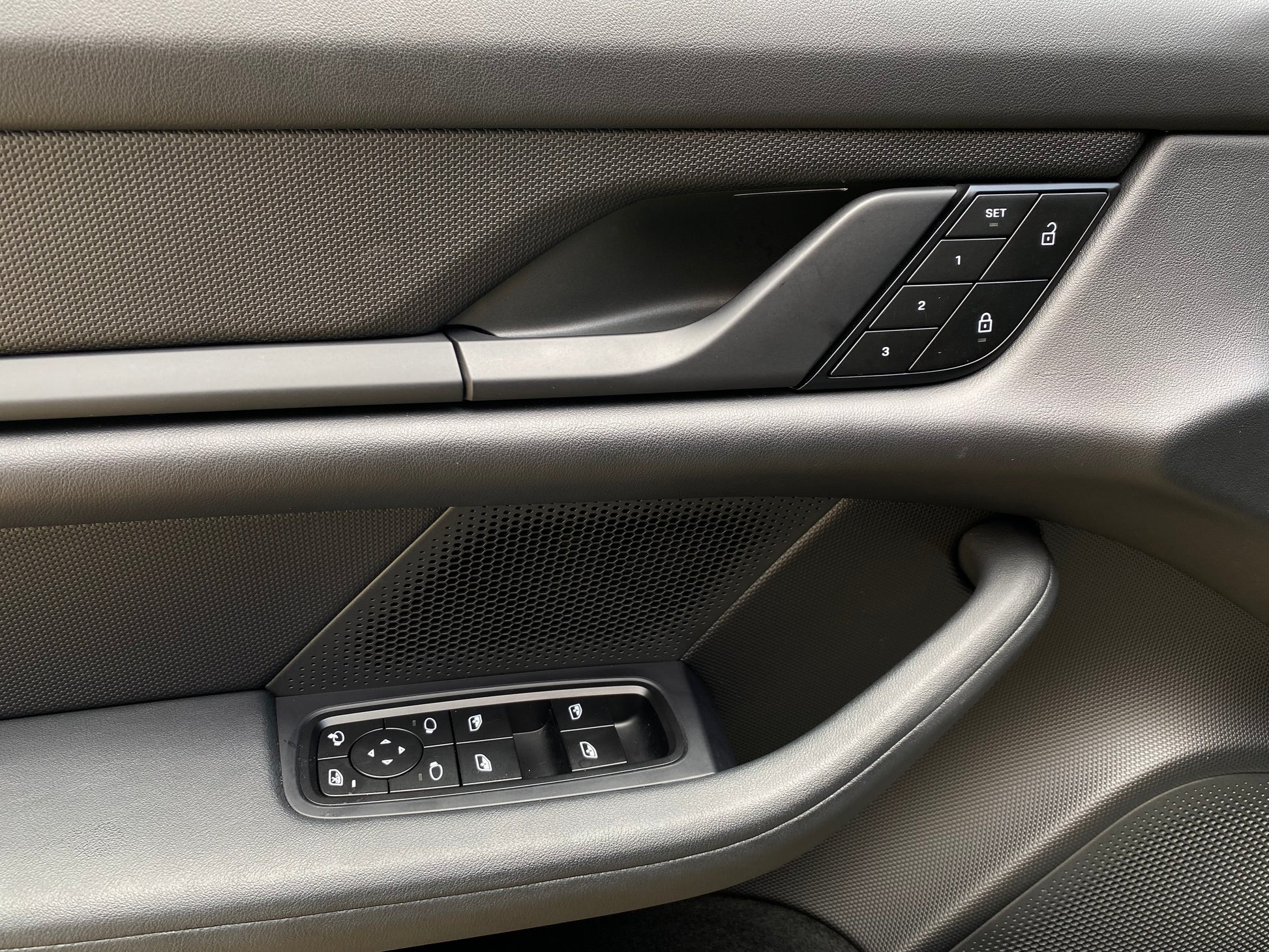 Porsche Taycan Modelo 2022 - Autos 93