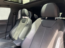 Cargar imagen en el visor de la galería, AUDI Q3 SportBack 40 TFSI S-Line Modelo 2022
