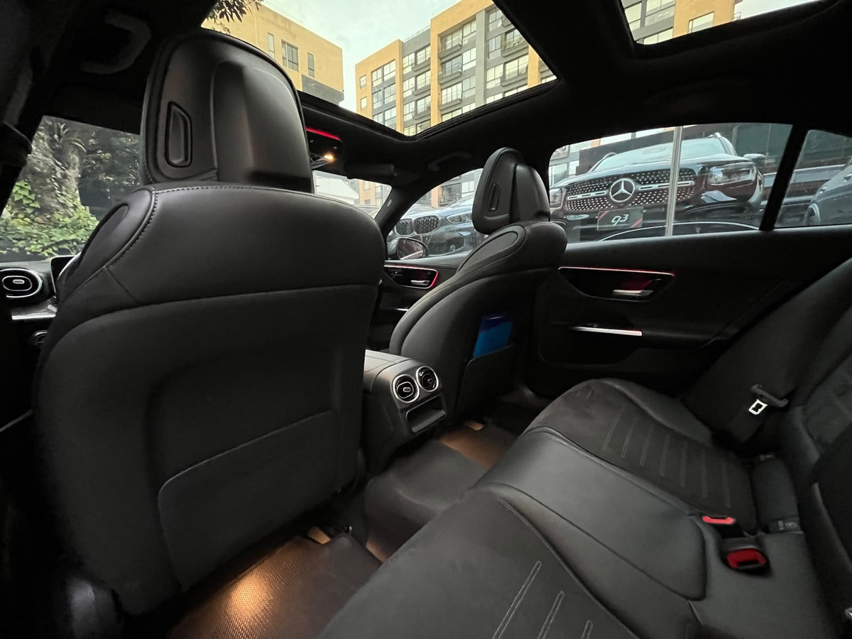 Mercedes-Benz C200 2025