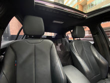 Cargar imagen en el visor de la galería, BMW 120I Paquete M Modelo 2019
