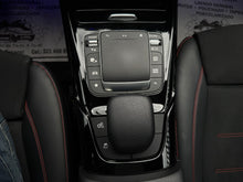 Cargar imagen en el visor de la galería, Mercedes Benz CLA 35 AMG Modelo 2022
