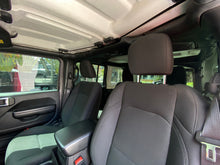 Cargar imagen en el visor de la galería, Jeep Wrangler Unlimited Modelo 2021
