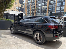 Cargar imagen en el visor de la galería, Mercedes-Benz GLC 300 4MATIC Modelo 2020
