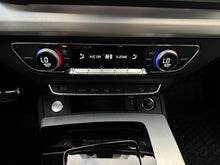 Cargar imagen en el visor de la galería, Audi Q5 Sportback Híbrida S-Line Modelo 2024
