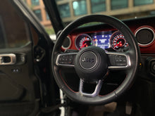 Cargar imagen en el visor de la galería, Jeep Wrangler Rubicon Modelo 2022
