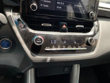 Cargar imagen en el visor de la galería, Toyota Corolla Cross XEI Híbrida Modelo 2022
