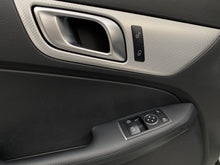 Cargar imagen en el visor de la galería, Mercedes-Benz SLC 200 Modelo 2019
