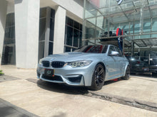 Cargar imagen en el visor de la galería, BMW M3 Sedán Modelo 2015
