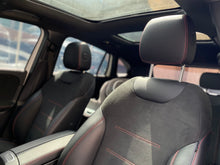 Cargar imagen en el visor de la galería, Mercedes-Benz GLA 200 Modelo 2022
