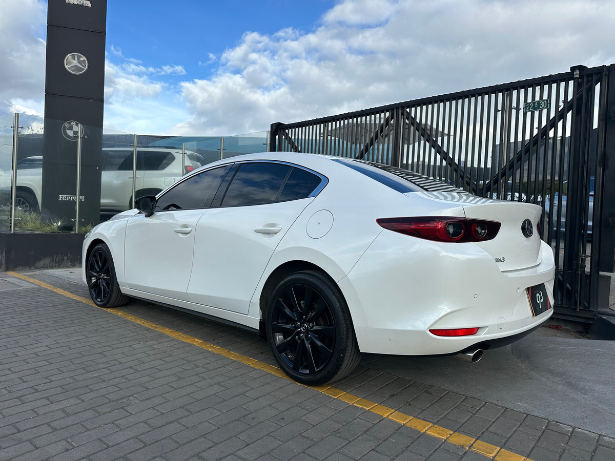 Mazda 3 Grand Touring LX Carbon Edition Modelo 2026