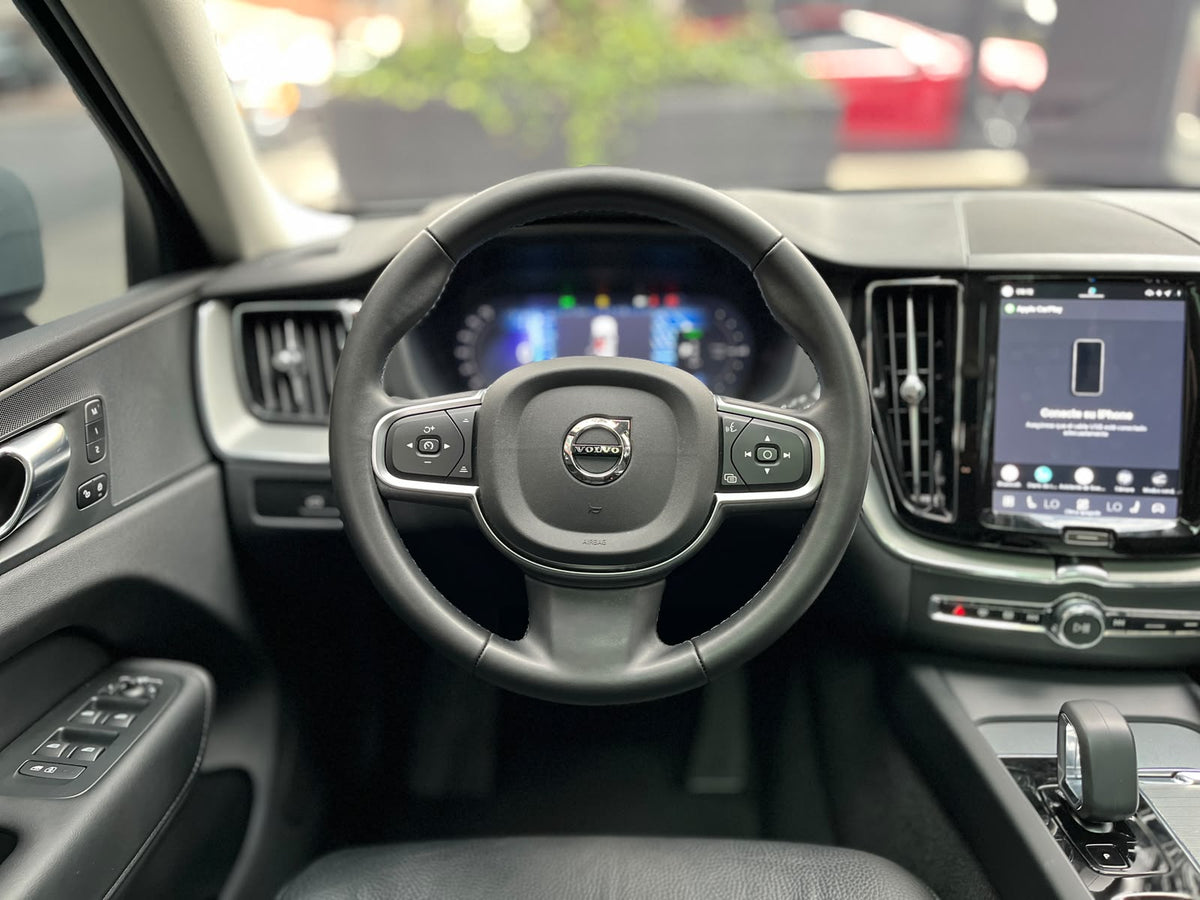 Volvo XC60 T8 Modelo 2025