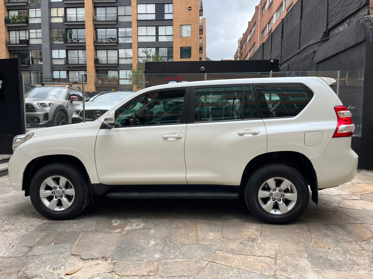 Toyota Prado TX 4.0 Gasolina Modelo 2014 - Autos 93