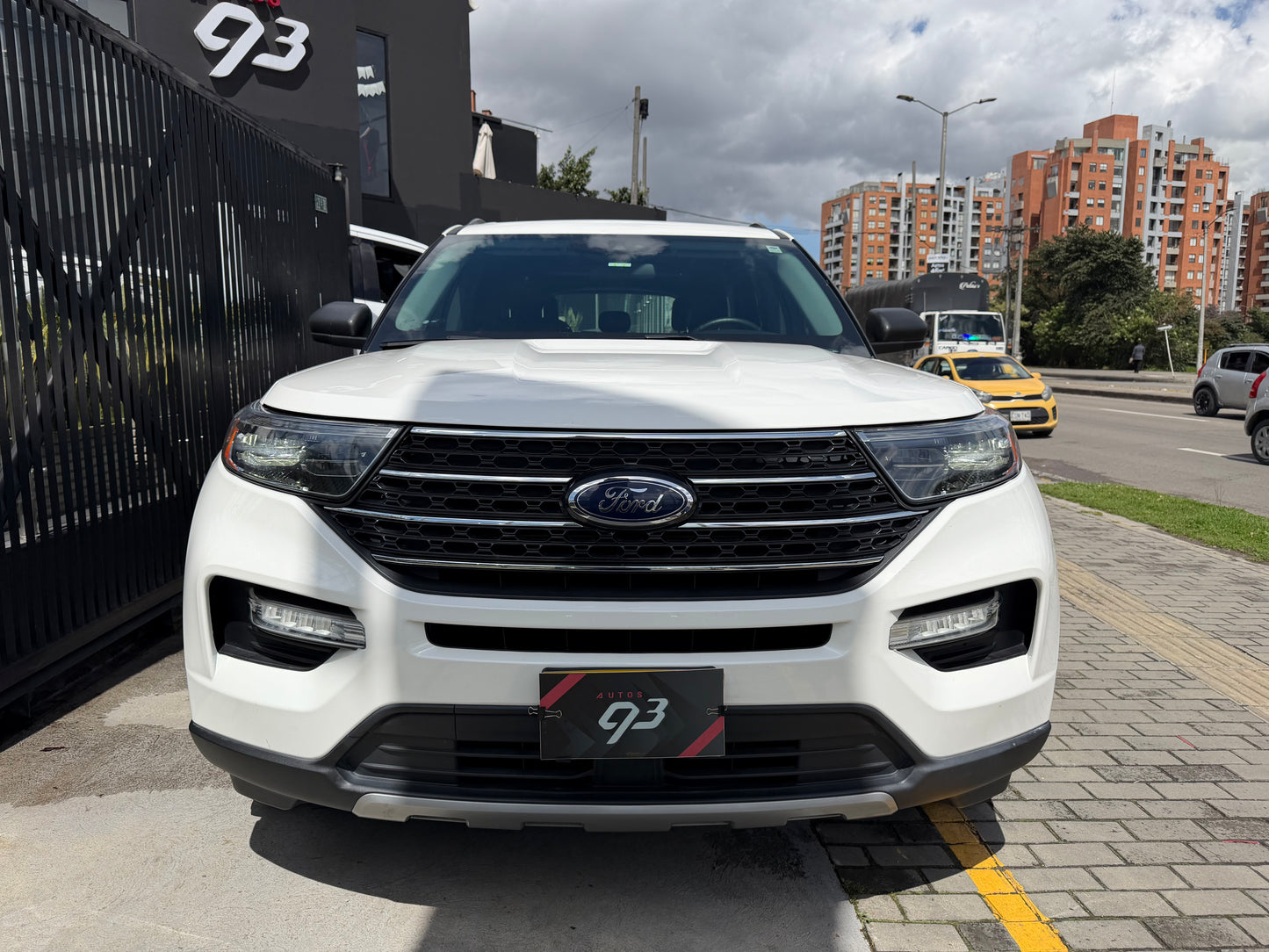 Ford Explorer XLT Modelo 2022 - Autos 93