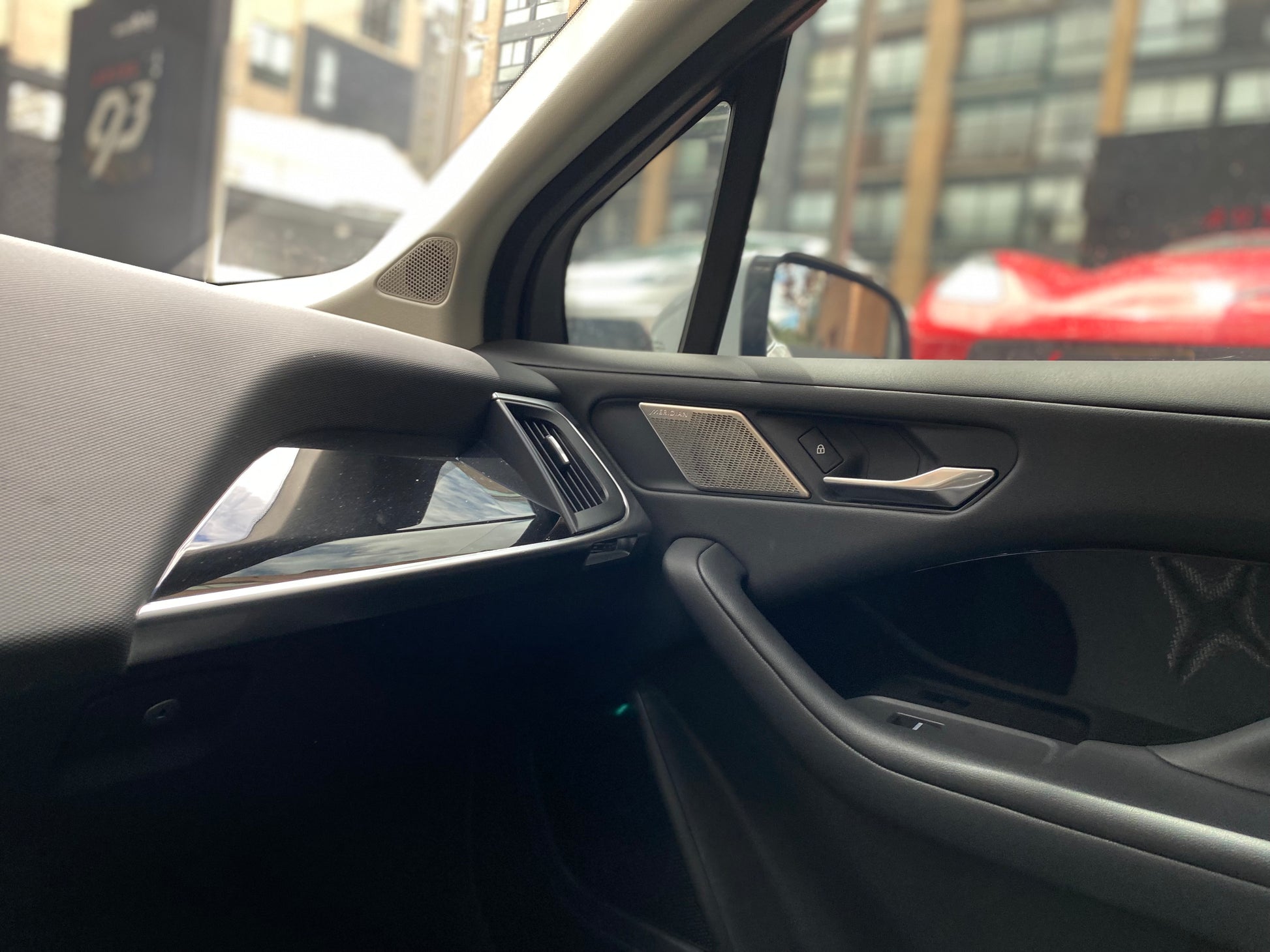 Jaguar I-PACE EV 400S Modelo 2021 - Autos 93