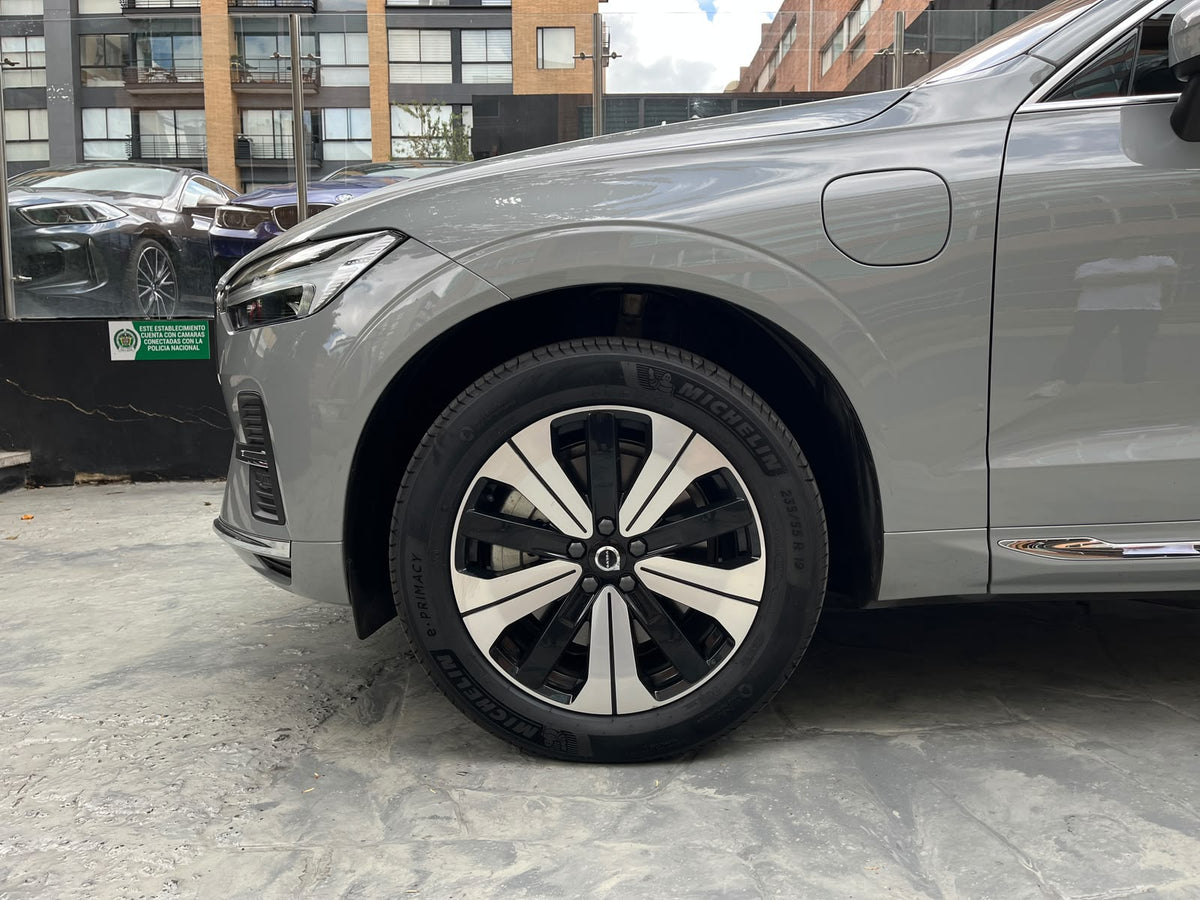 Volvo XC60 T8 Modelo 2025