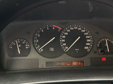 Cargar imagen en el visor de la galería, BMW 850i Modelo 1992

