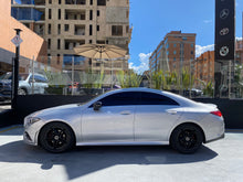 Cargar imagen en el visor de la galería, Mercedes-Benz CLA 180 Modelo 2022
