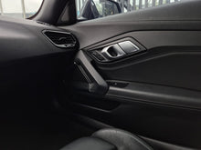 Cargar imagen en el visor de la galería, BMW Z4 sDrive20I Modelo 2021
